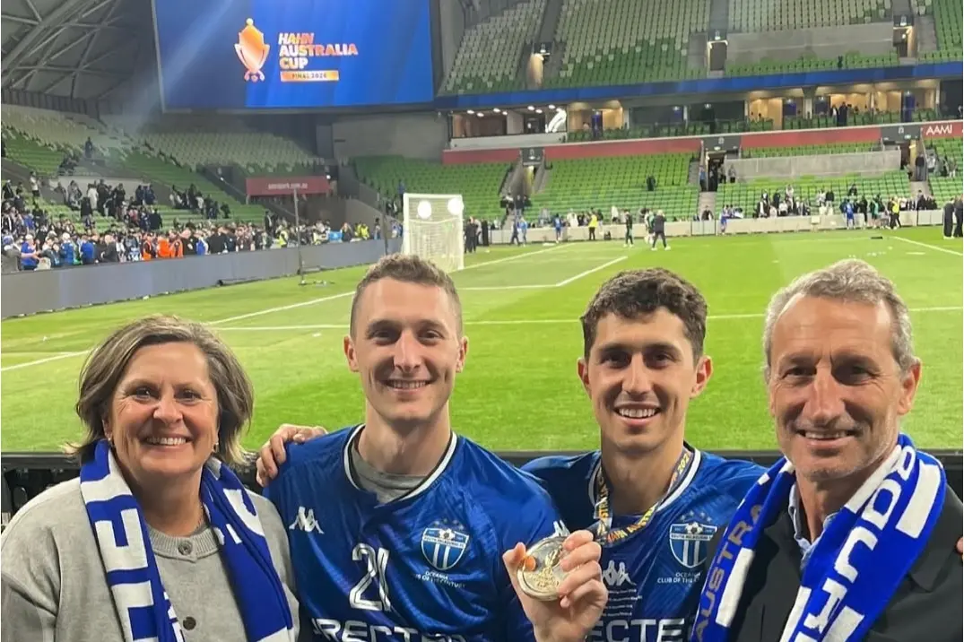<p>PROUD AS PUNCH: The Pasqualis Susan, Ryley, Seb and Tony celebrate Seb\\'s stunning Australia Cup win with South Melbourne on Saturday night. PHOTO: Chloe Conroy</p>\\n